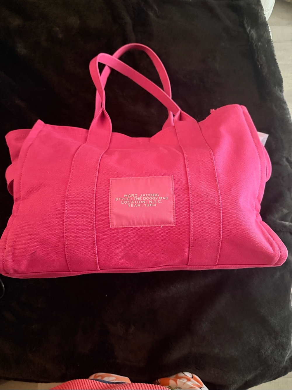 MARC JACOB Canvas Tote in Hot Pink with Logo - Picture 8 of 12